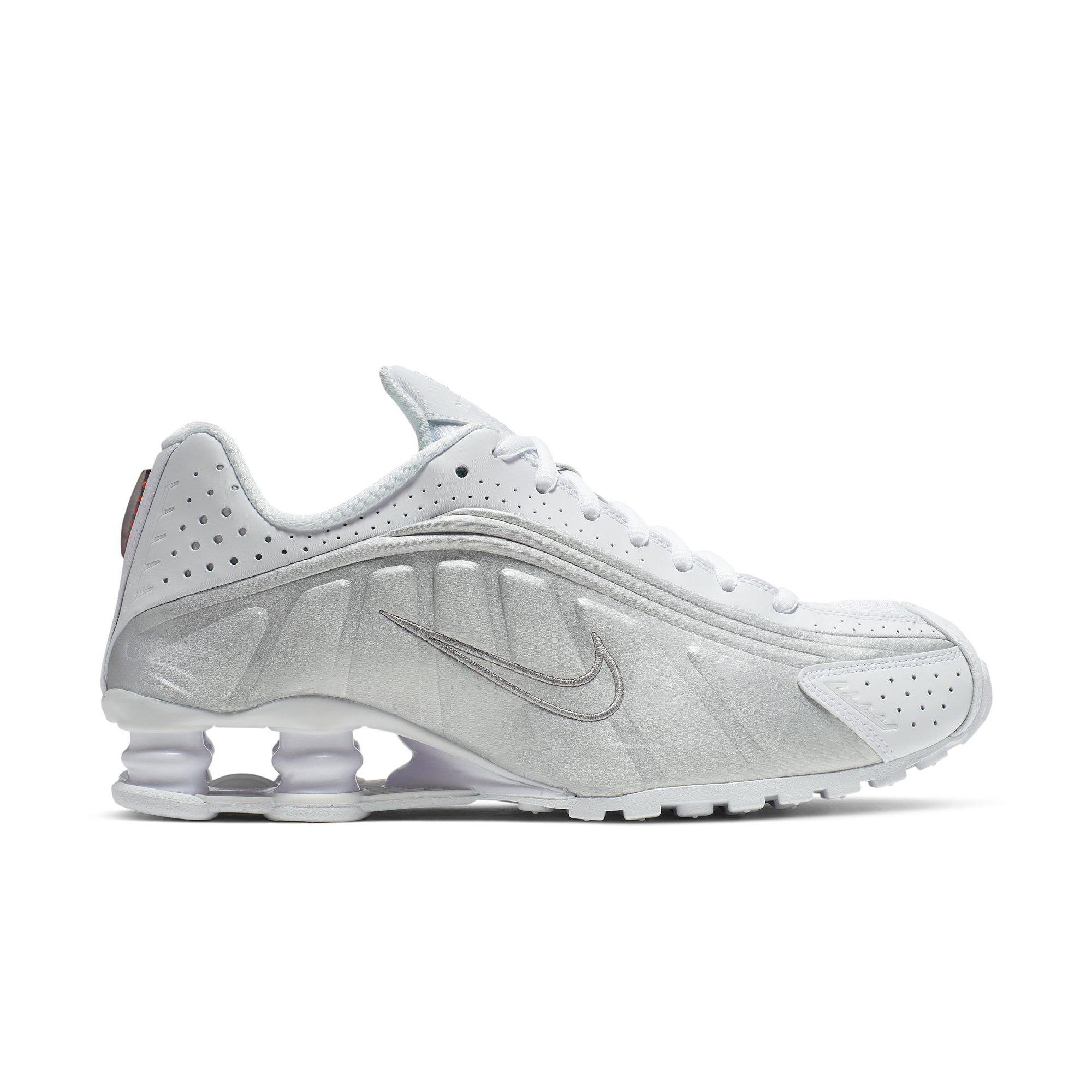 Nike Shox R4ホワイト/シルバー スニーカー Nike Shox R4 Women's Casual Low Top Shoe - White